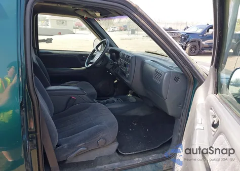 1996 Chevrolet Blazer z USA, uszkodzony, nr VIN 1GNDT13W2T2140372